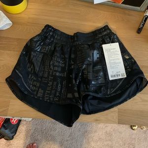 Lululemon Hotty Hot Short